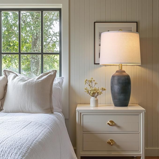 24.5" Vintage Ceramic Table Lamp - Image 5
